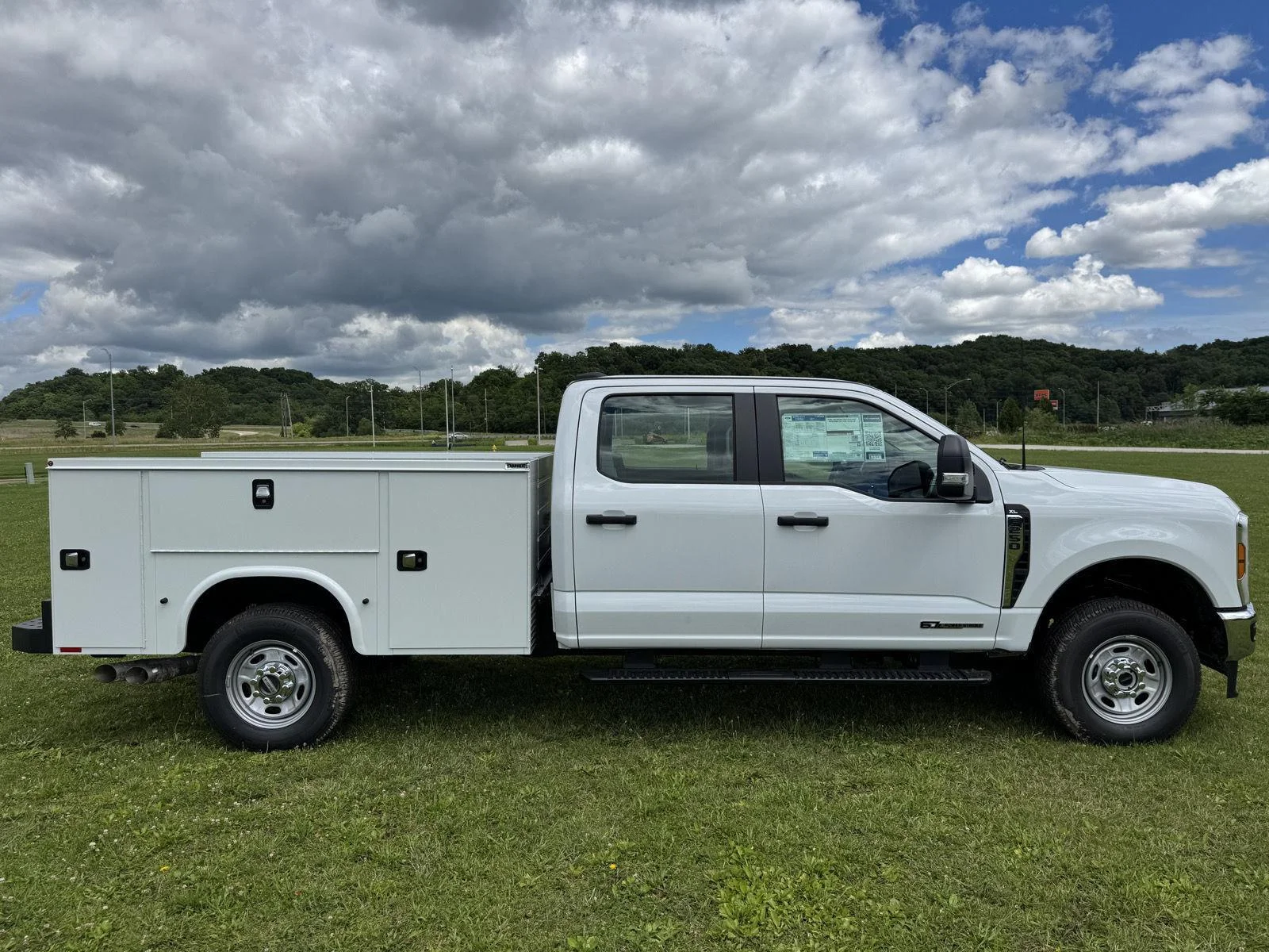 New 2026 Oxford White Ford XL image 5