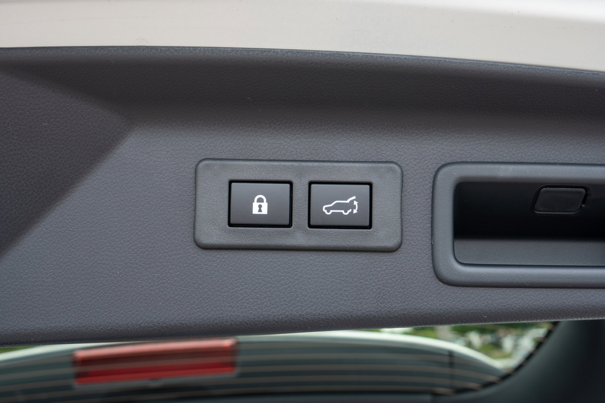New 2026 CRYSTAL WHITE PEARL Subaru Premium image 33