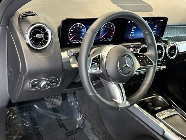 Used 2026 Black Mercedes-Benz GLB 250 image 12