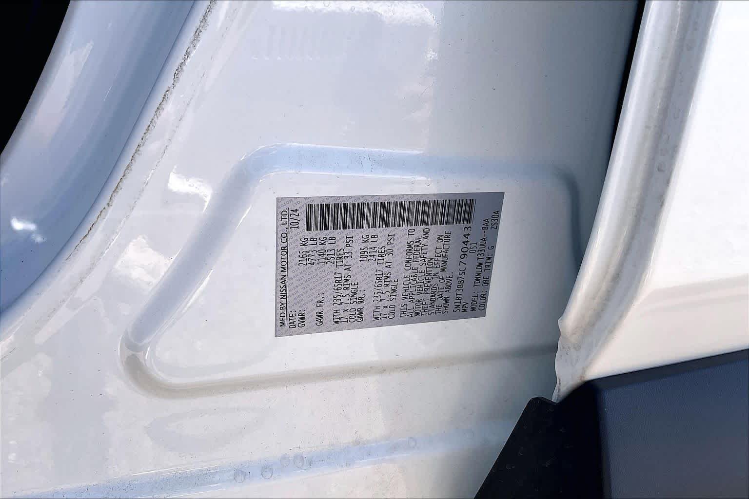 Used 2025 Everest White Pearl Nissan Rock Creek image 31