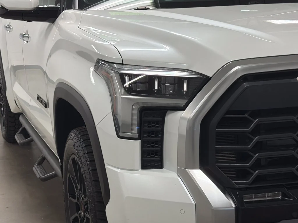 Used 2022 Off-white Toyota Limited image 5