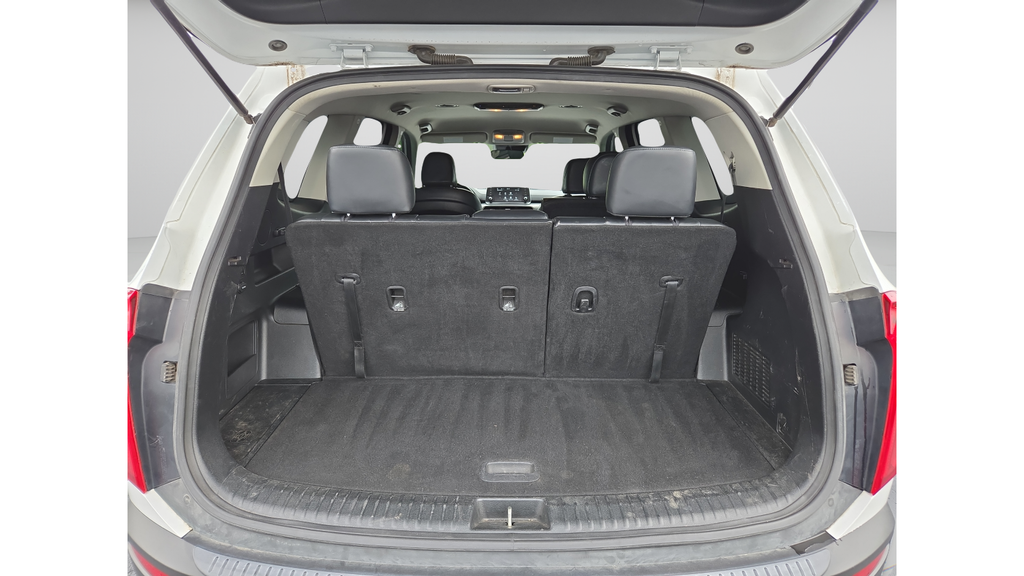 Used 2020 White Kia LX image 28