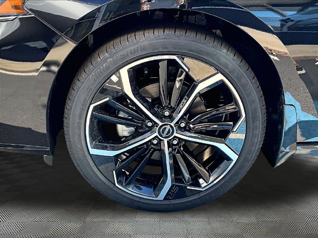 New 2026 Black Nissan 2.5 SR image 12