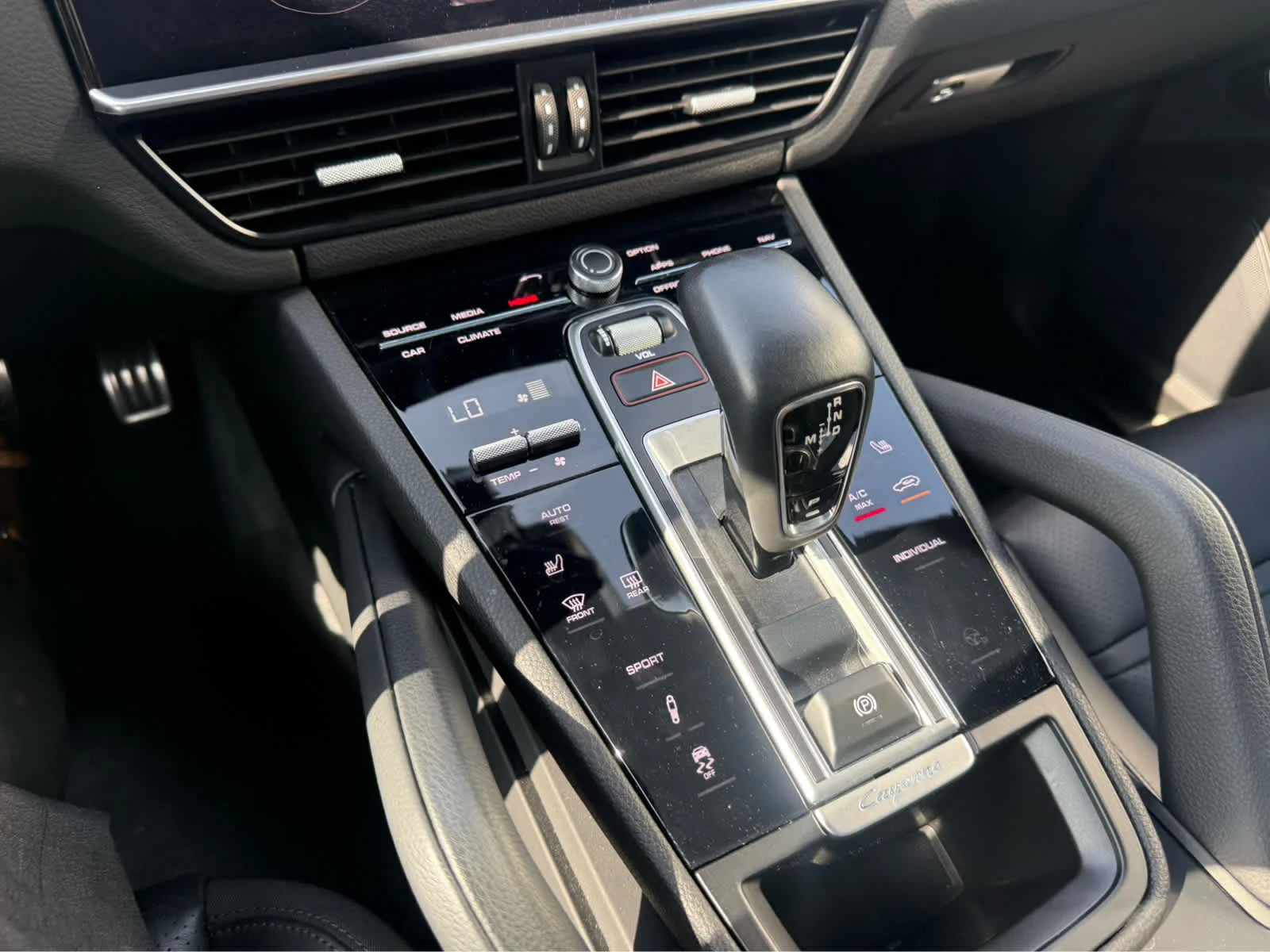 2023 Porsche Cayenne Platinum Edition - Photo 20