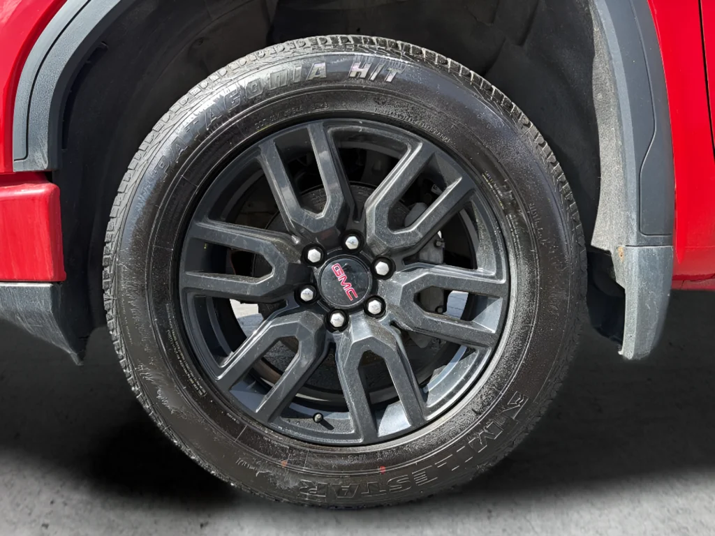 Used 2022 Red GMC Elevation image 32