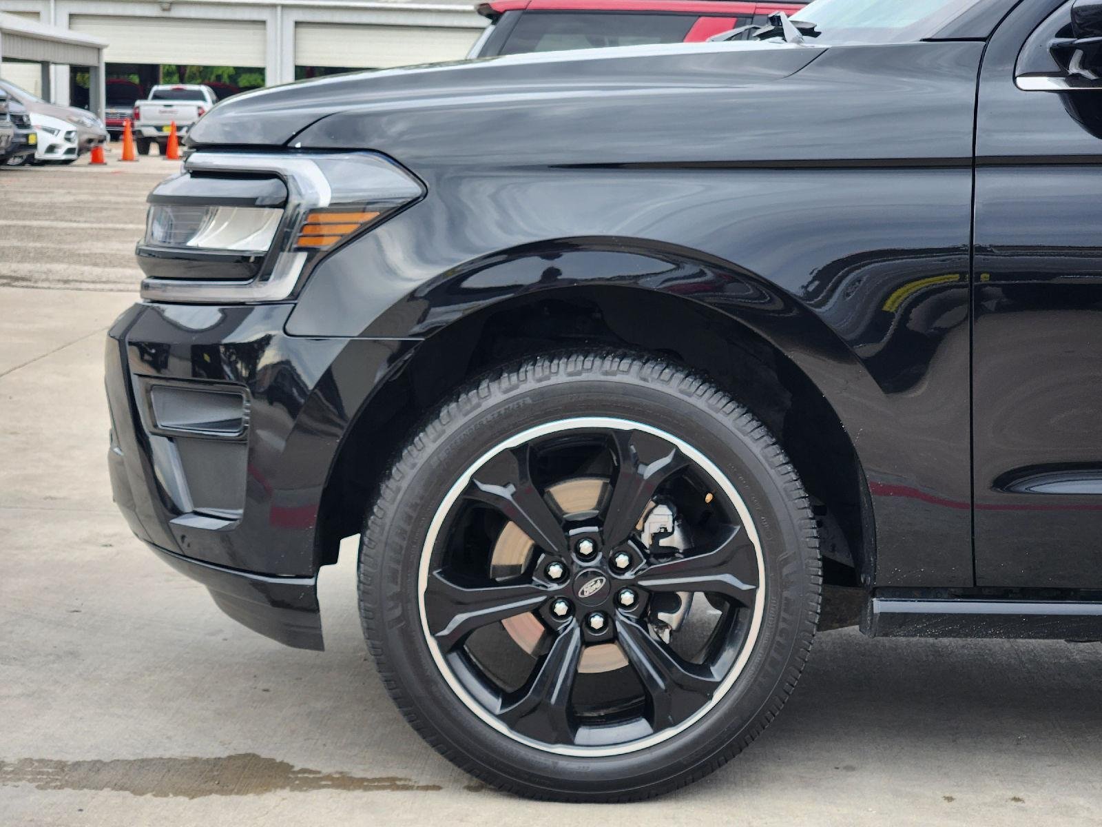 2022 Ford Expedition Max photo 9 of 35