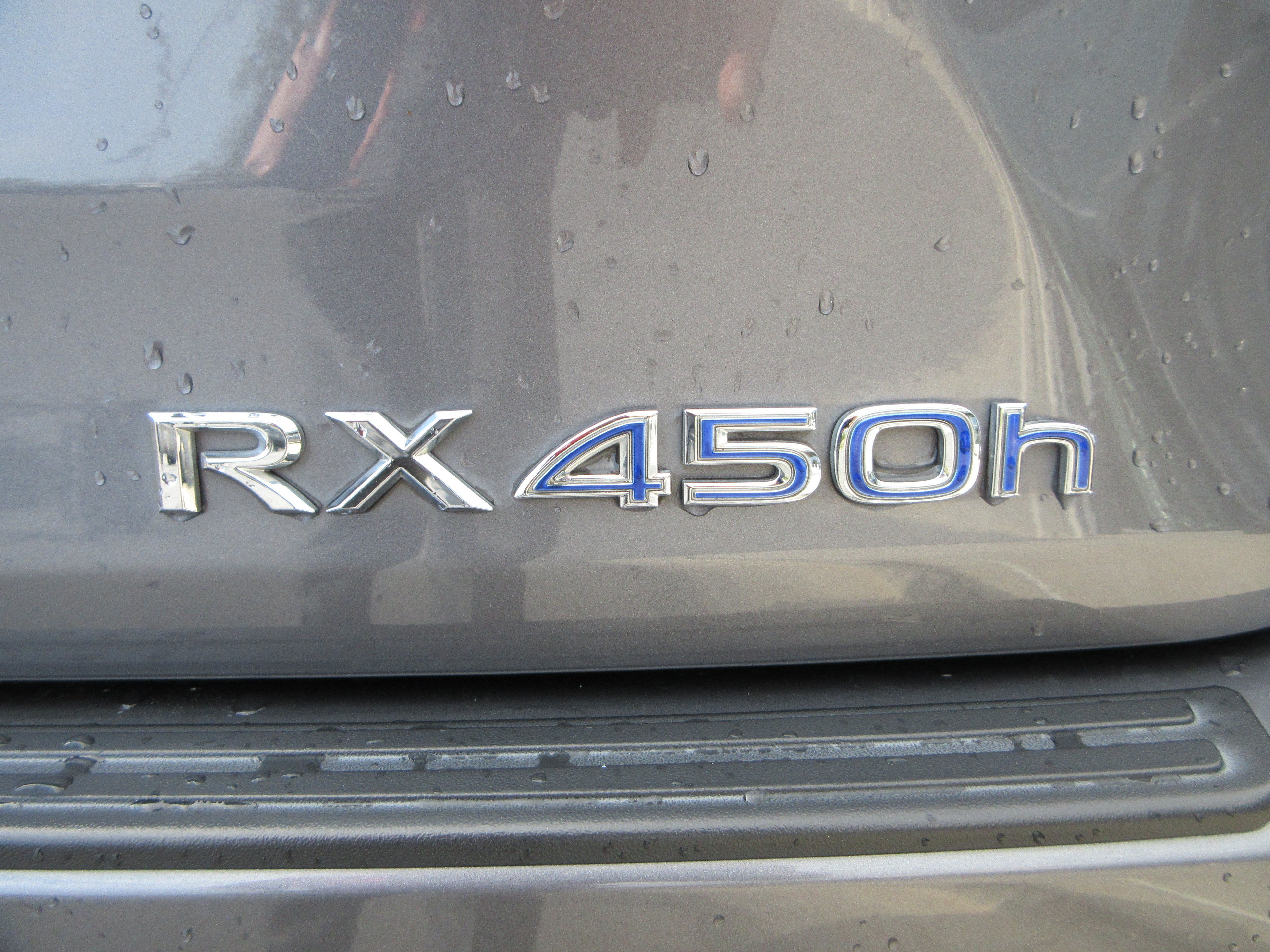 Used 2019 Nebula Gray Pearl Lexus 450h F Sport image 10