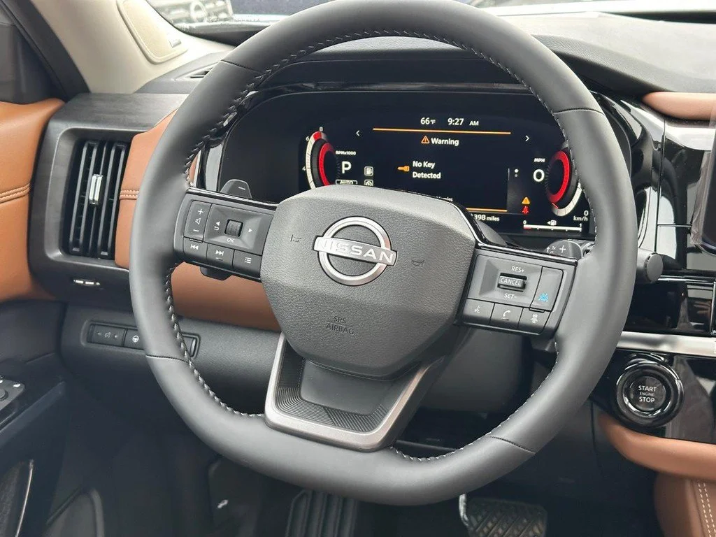 New 2026 Boulder Gray Pearl / Super Black Two-tone Nissan Platinum image 10