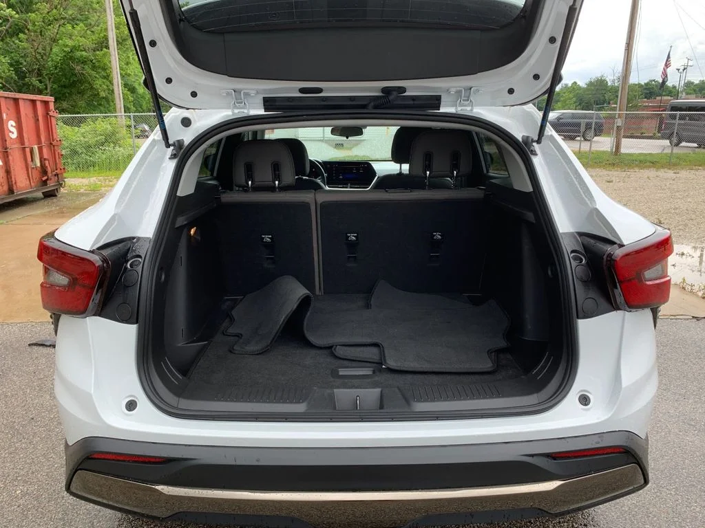 Used 2024 White Chevrolet ACTIV image 18