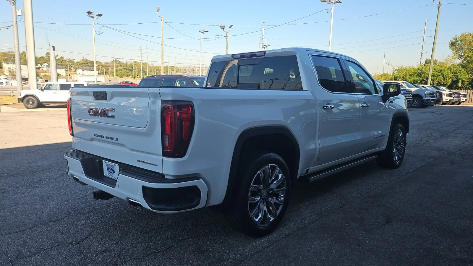 Used 2023 Summit White GMC Denali image 5