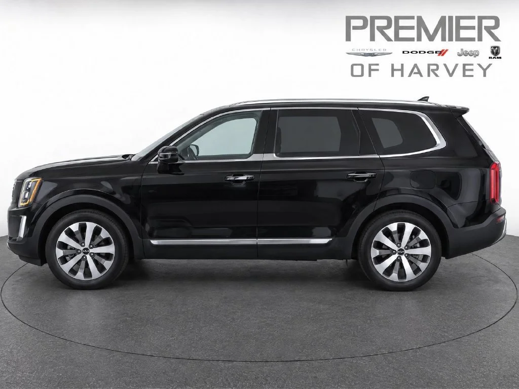 Used 2022 Black Kia EX image 7
