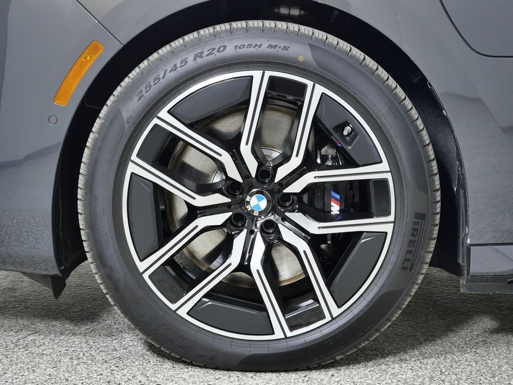 2025 BMW 7 Series 750e - Photo 17