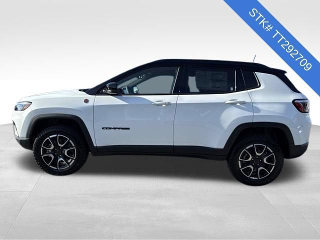 New 2026 Bright White Clear-Coat Exterior Paint Jeep Trailhawk image 4