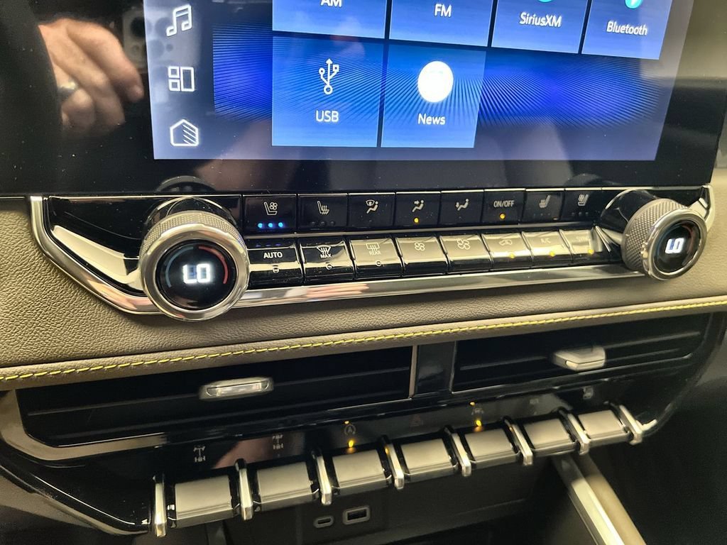 2026 Chevrolet Colorado ZR2 - Photo 18