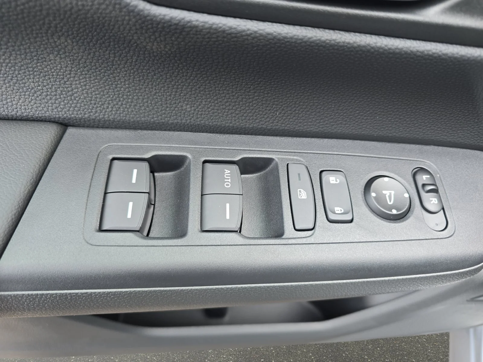 New 2026 Solar Silver Metallic Honda EX image 25