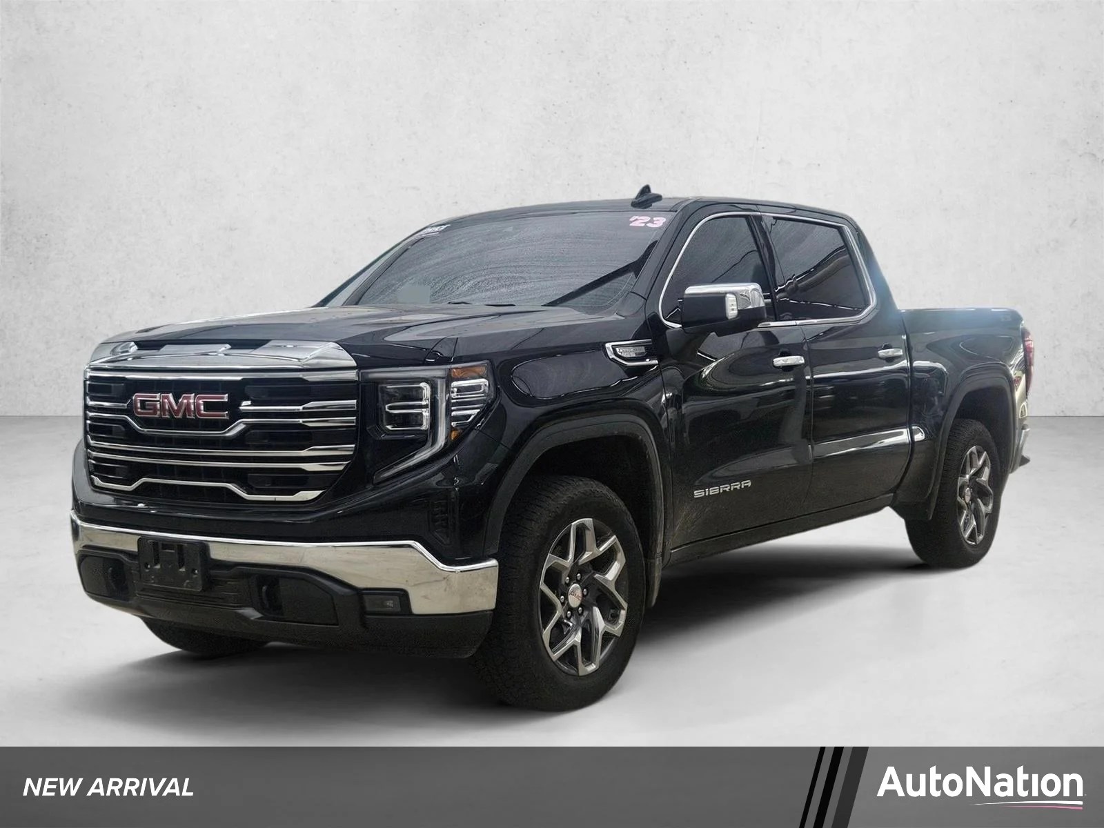 2023 GMC Sierra 4WD Crew Cab Short Box SLT's photo