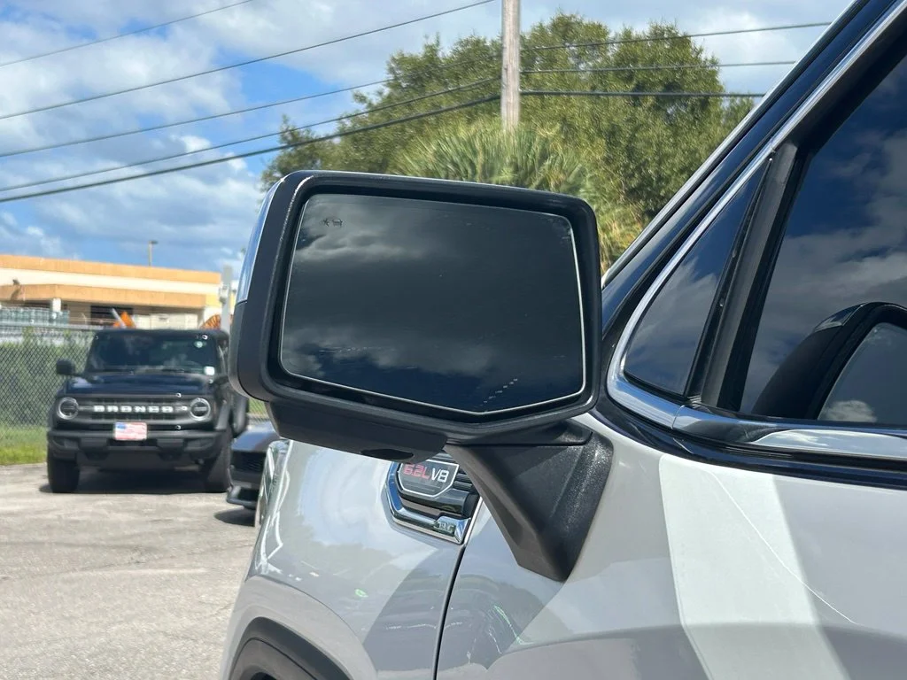 Used 2021 White Frost GMC Denali image 17