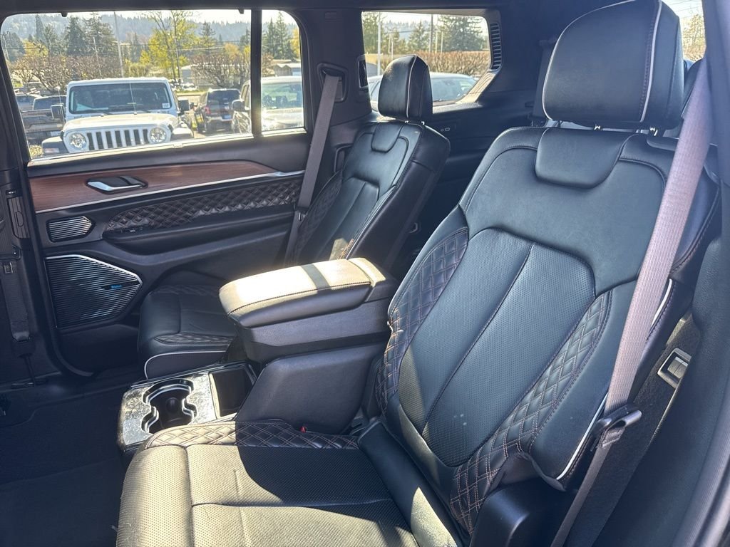 Used 2024 Diamond Black Crystal Pearlcoat Jeep Summit image 25