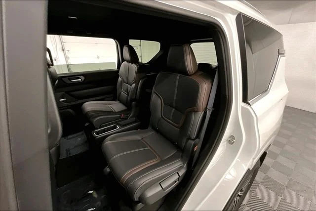 New 2026 Aspen White Tricoat Nissan SL image 11
