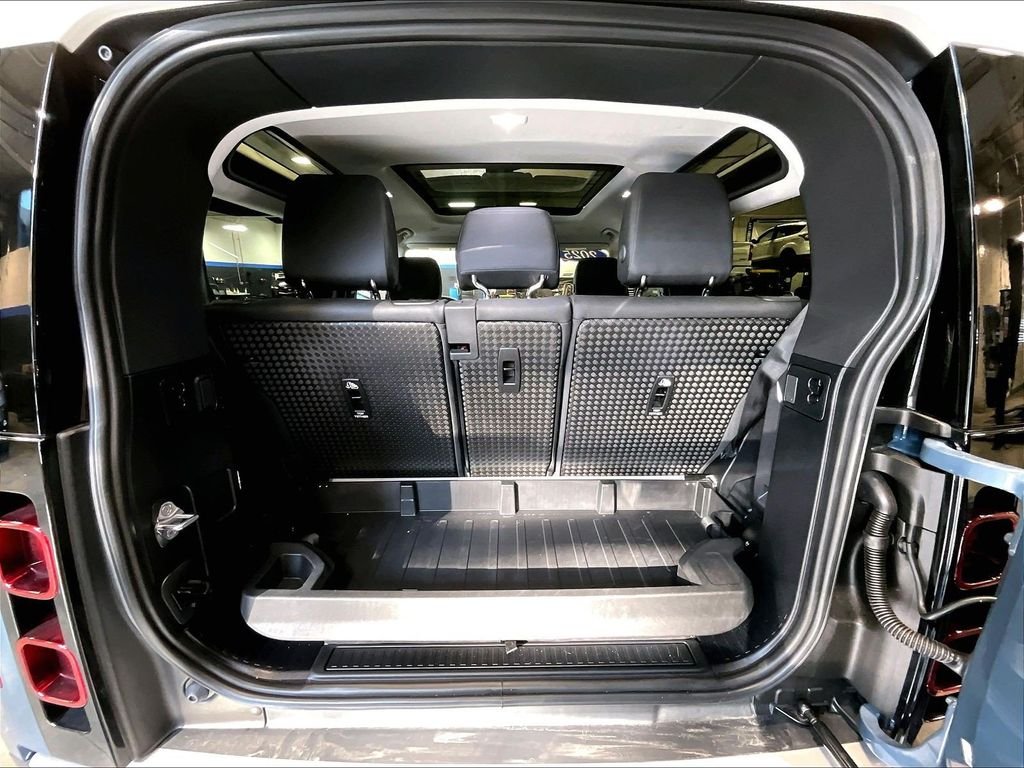 Used 2025 Blue Land Rover S image 17