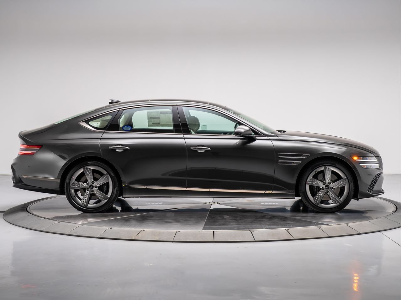 New 2026 Makalu Gray Genesis 2.5T SPORT PRESTIGE image 6