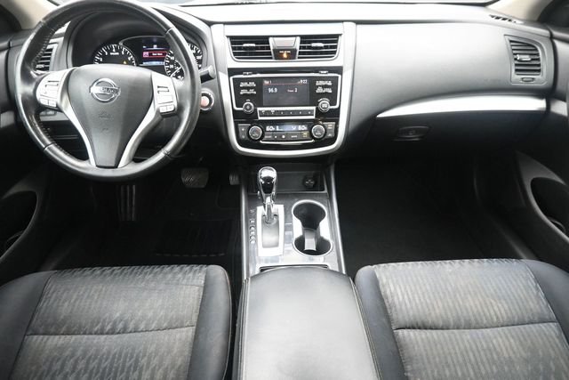 Used 2018 Gray Nissan 2.5 SV image 18