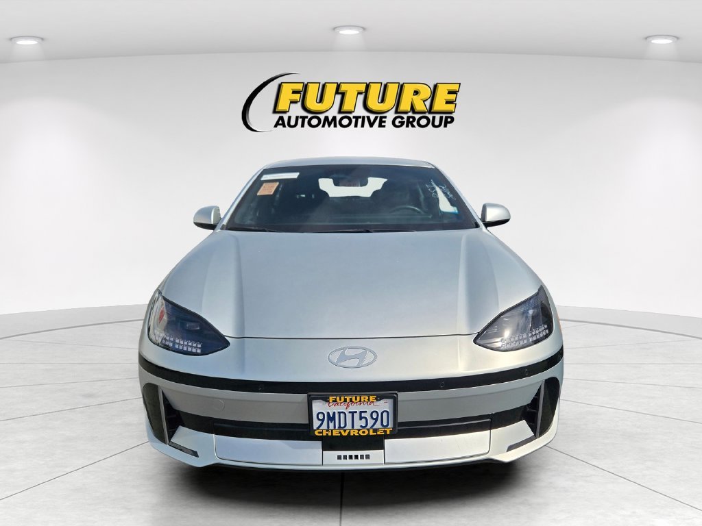 Used 2024 Gold Hyundai SEL image 2