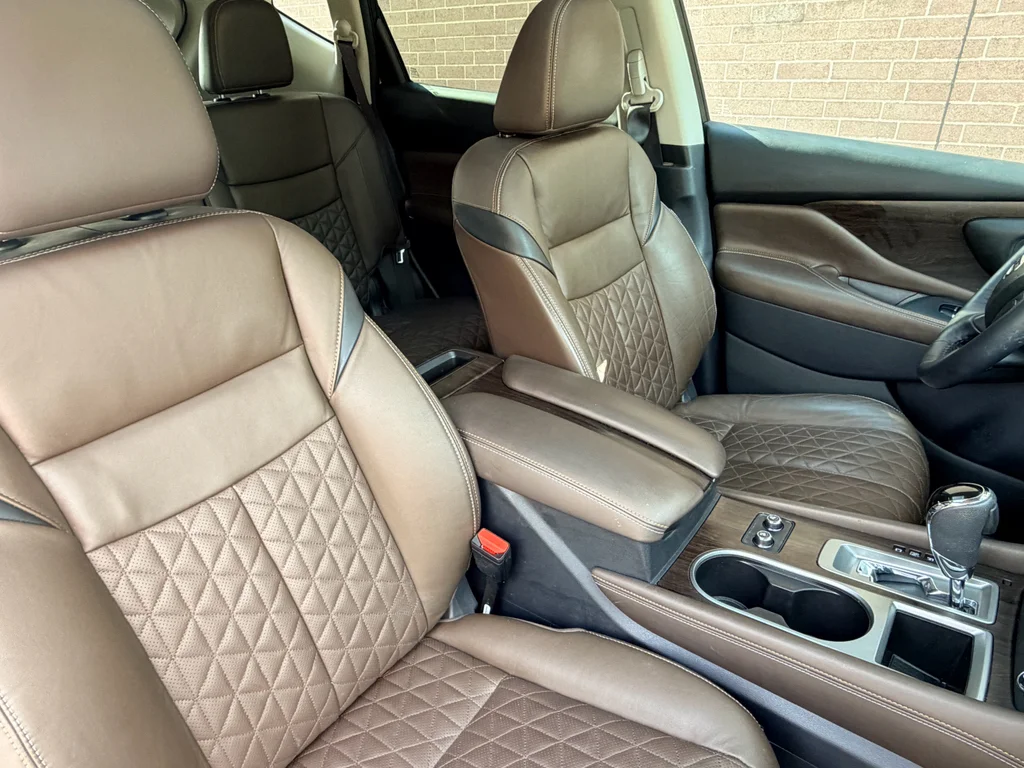 Used 2021 Pearl White Tricoat Nissan Platinum image 23