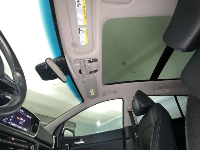 Used 2022 White Kia EX image 21