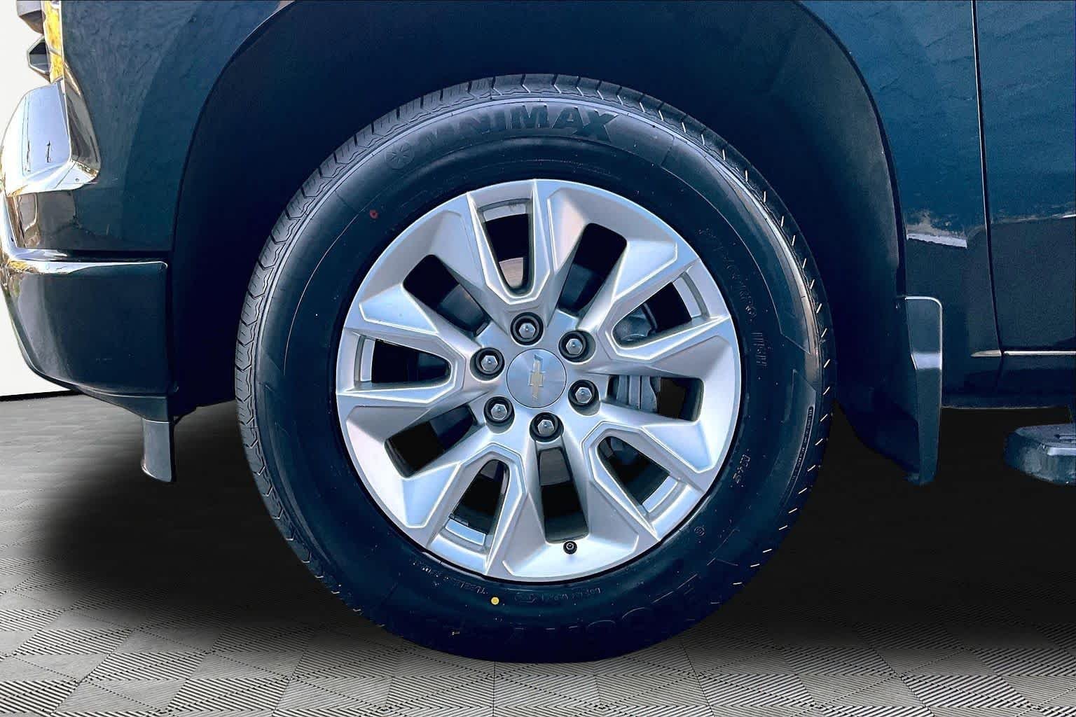 Used 2023 Black Chevrolet Custom image 11