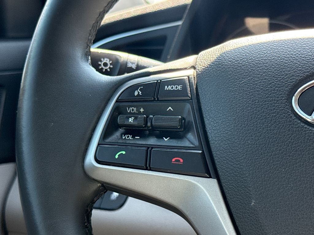 Used 2017 Silver Hyundai SE image 28
