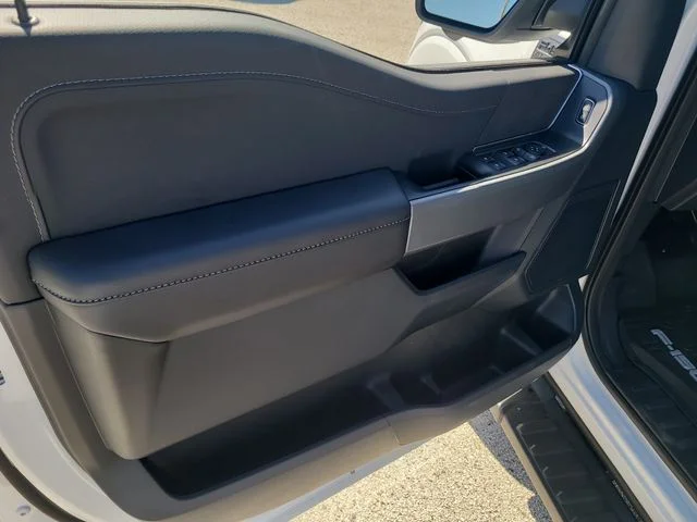 New 2026 Oxford White Ford XLT image 17
