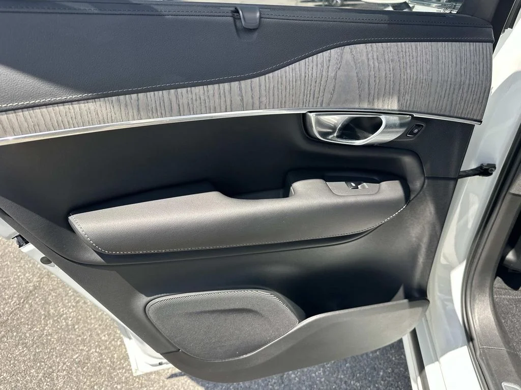 Used 2023  Volvo Ultimate image 18