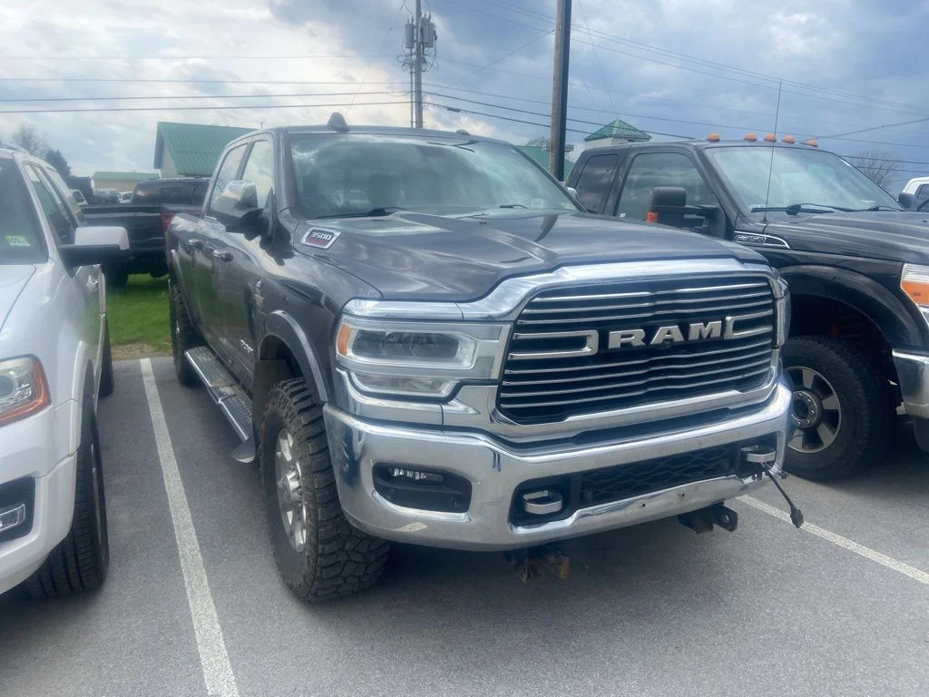 2019 RAM 3500 Laramie 4X4 Crew Cab SWB's photo