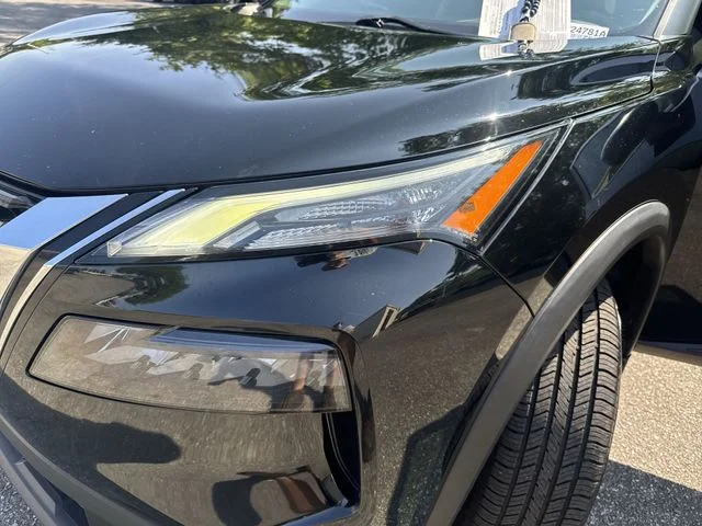Used 2021 Black Nissan S image 29