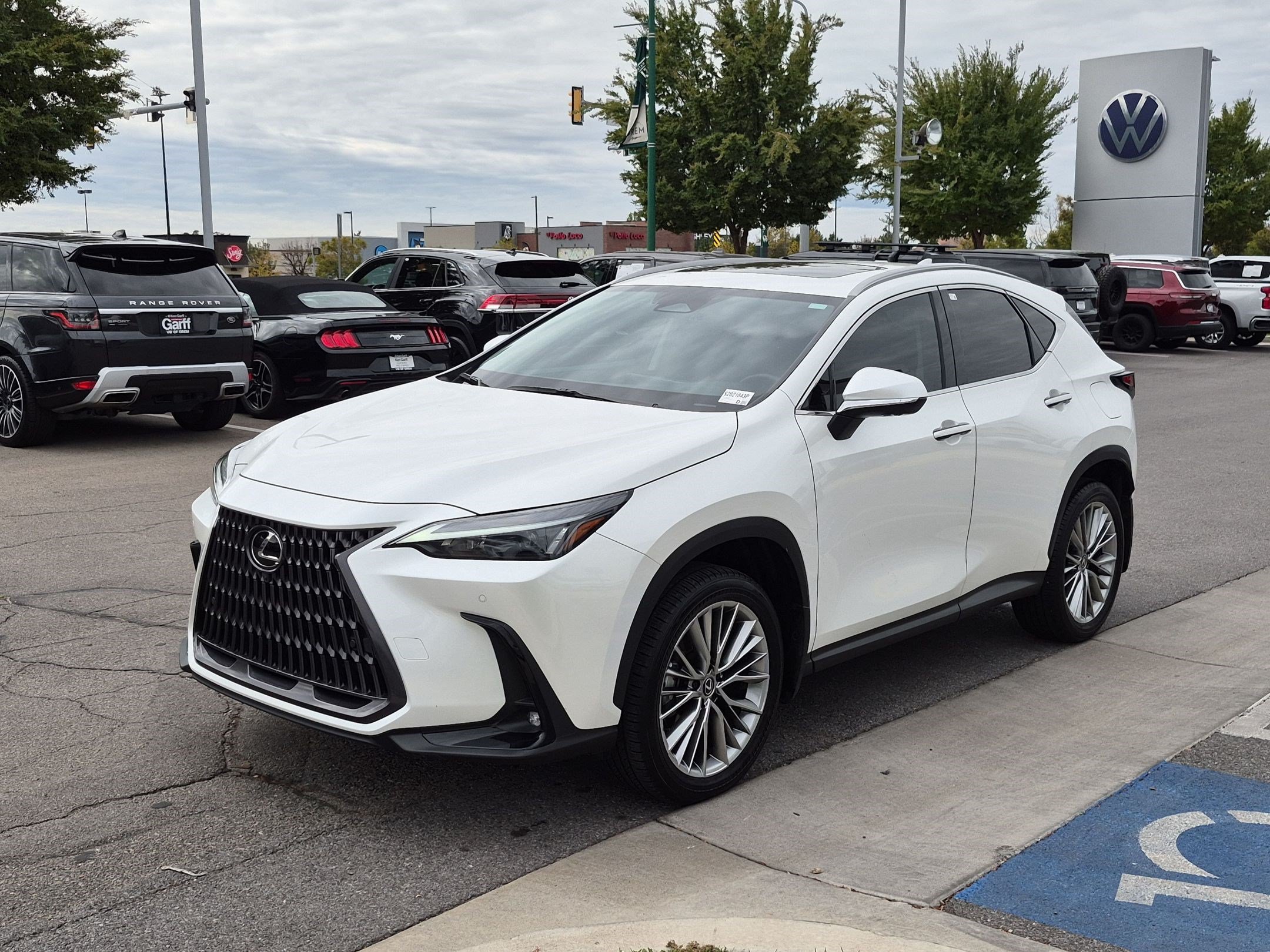 Used 2025 White Pearl Lexus NX 350 Premium image 9