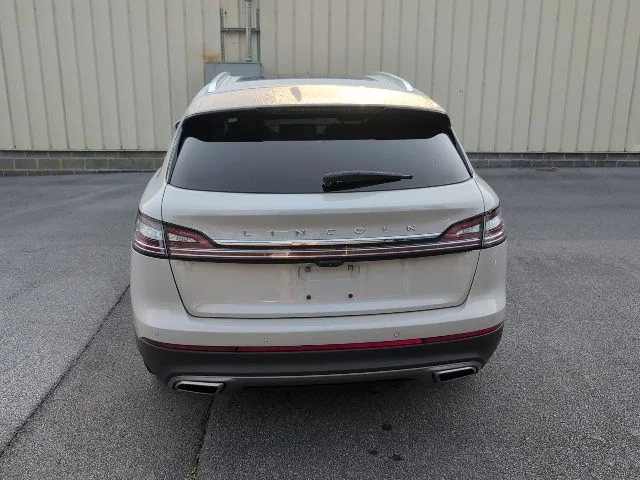 Used 2023 White Lincoln Reserve image 6