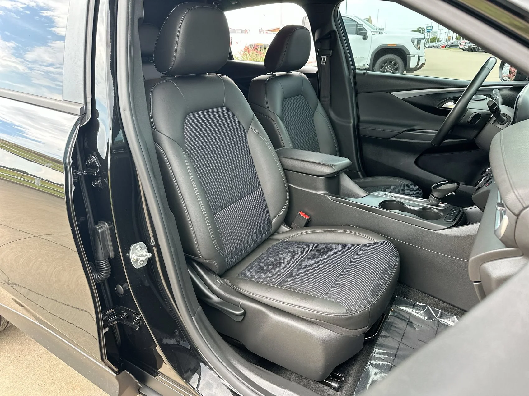 Used 2024 Ebony Twilight Metallic Buick Preferred image 23