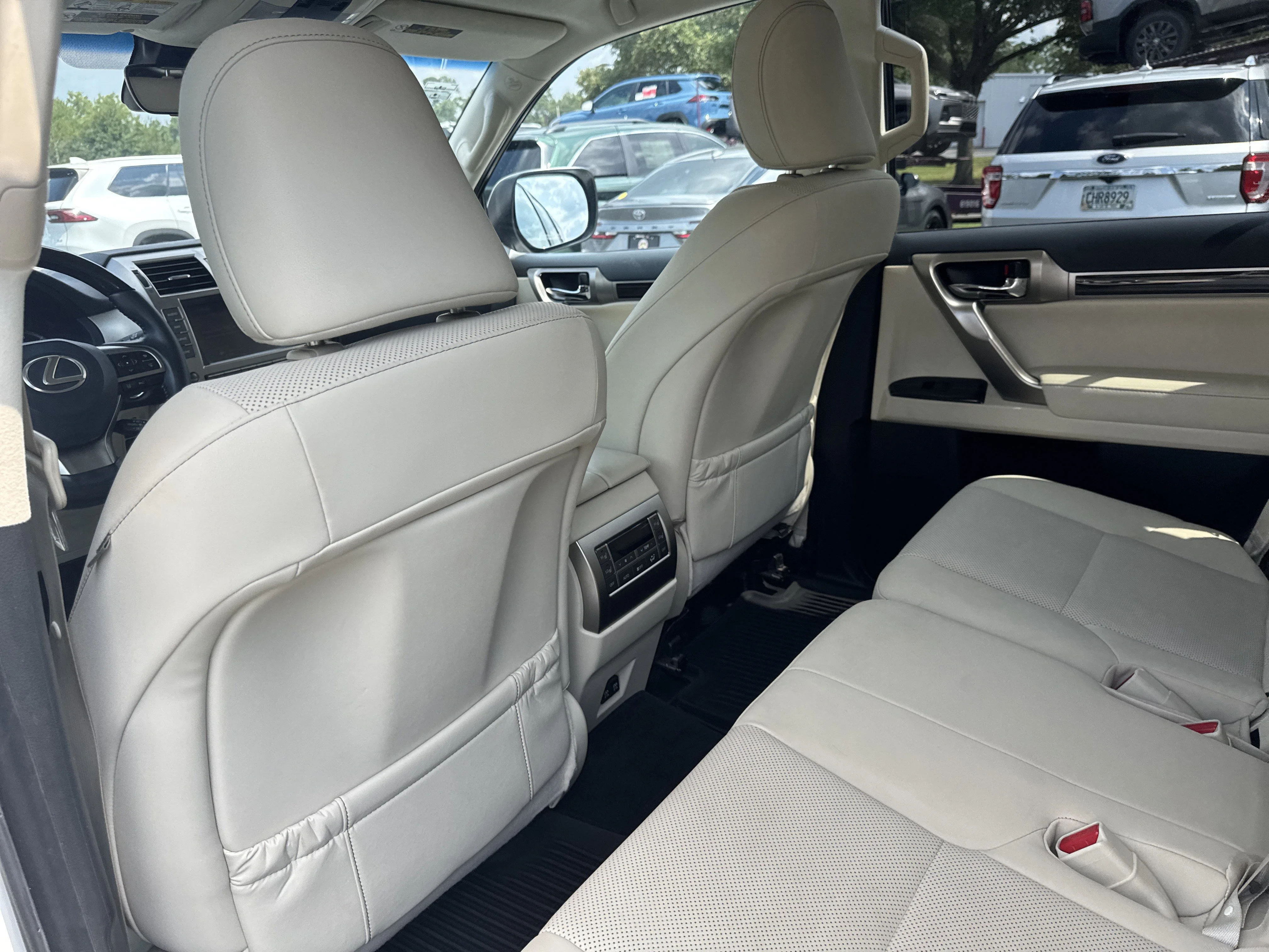 Used 2021 Starfire Pearl Lexus 460 image 26