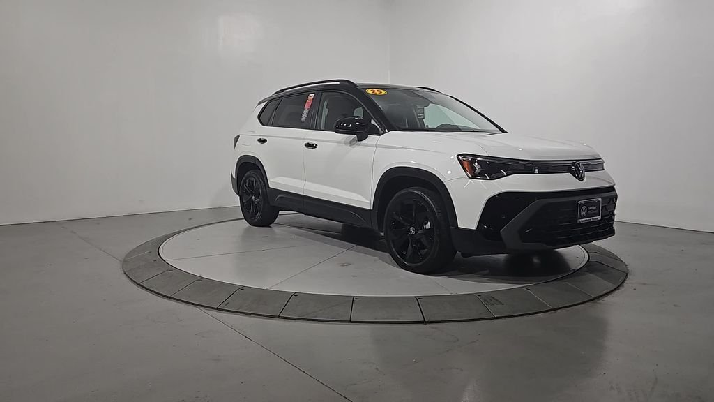 Used 2025 Pure White Volkswagen 1.5T SE Black image 9