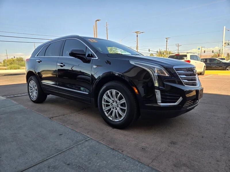 Used 2018 Stellar Black Metallic Cadillac FWD image 4