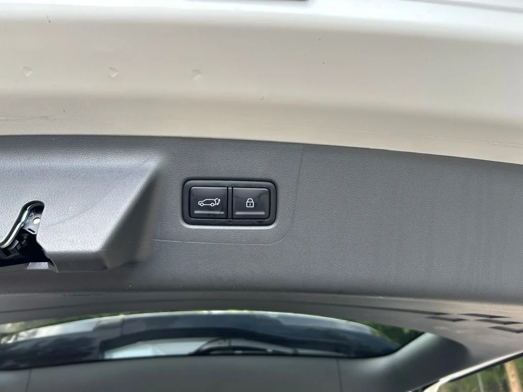 Used 2026 White Hyundai Calligraphy image 34