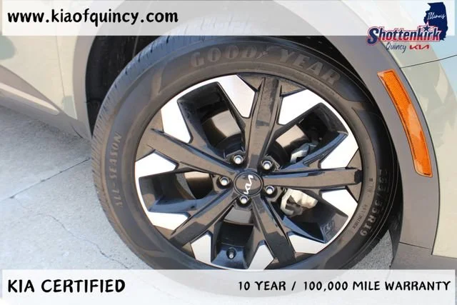 Used 2023 Green Kia X-Line image 6