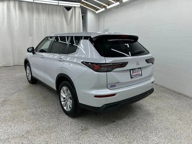 New 2026 White Mitsubishi ES image 3