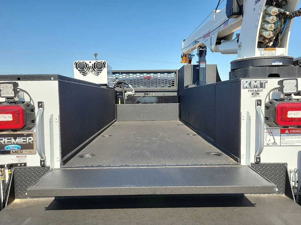 2024 Ford F-550 Super Duty Chassis Cab XL - Photo 15