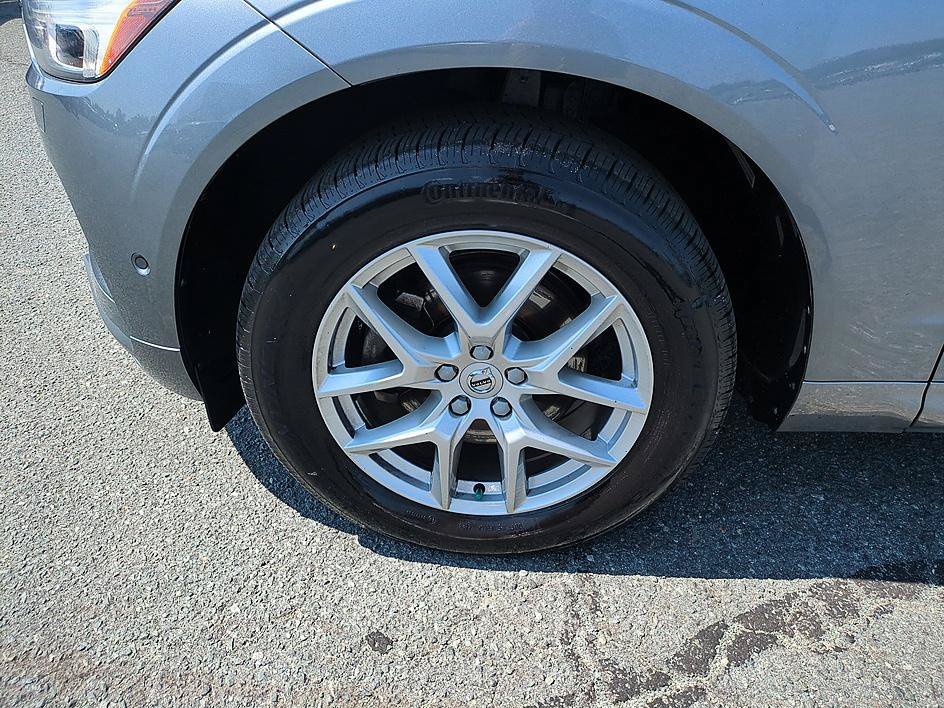Used 2019 -SELECT- Volvo Momentum image 10