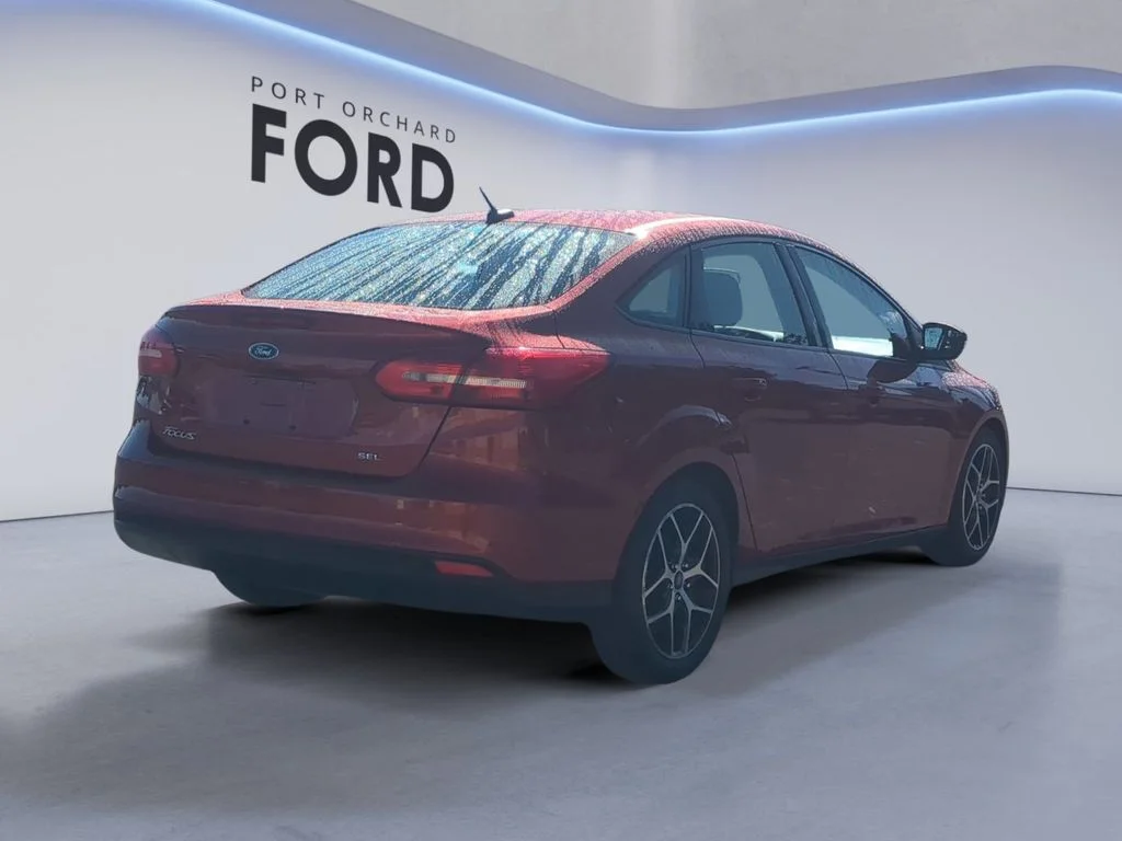 Used 2018 Red Ford SEL image 7
