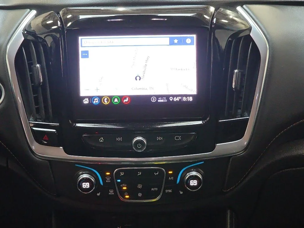 Used 2021 Iridescent Pearl Tricoat Chevrolet LT Leather image 22