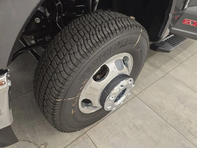 New 2027 Carbonized Gray Metallic Ford F-350® Lariat® image 46