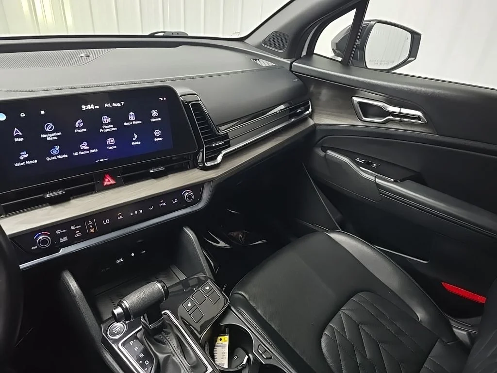 Used 2023 White Kia X-Line image 24
